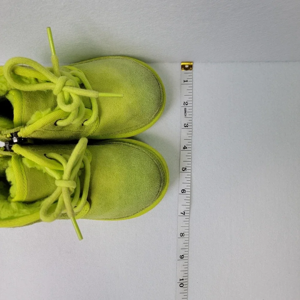 UGG Toddler Neumel II Boots Size 9T Neon Lime Green Sulphur Suede Lace Up Zip‎